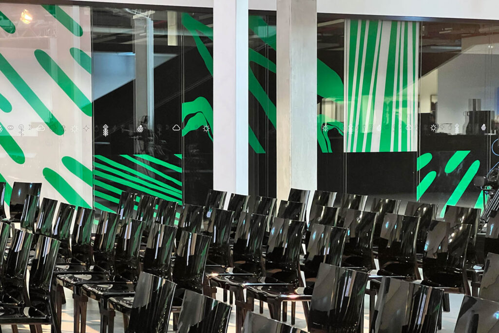 Tape Art Gestaltung für DLD Conference Munich 2023 – DUMBO AND GERALD – München